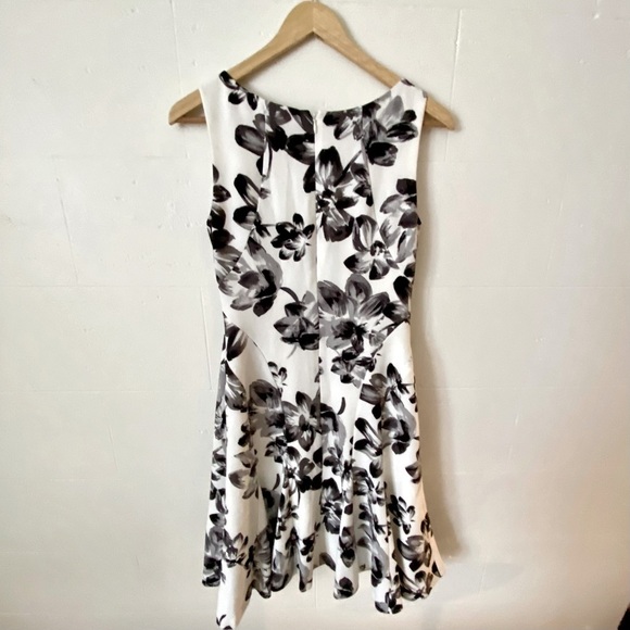 Ralph Lauren Floral Print Dress - Picture 2 of 6